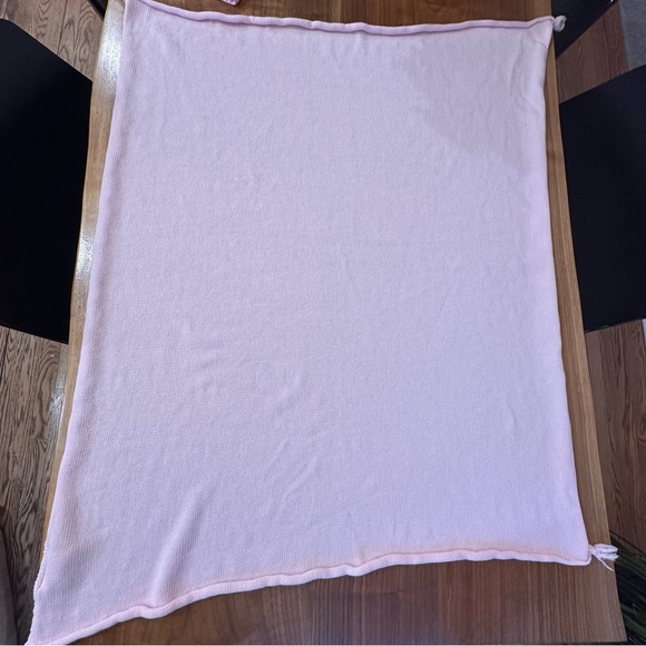 Pottery Barn Kids Knitted Light Pink Blanket, Hat And Socks. Size 6-12 M. - Picture 13 of 14